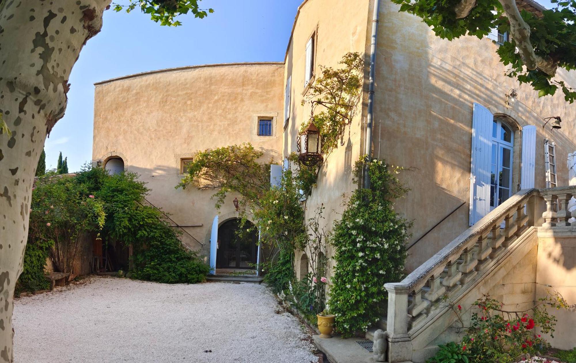 Bed and Breakfast Rue Du Chateau A Cabrieres D'Avignon Екстер'єр фото