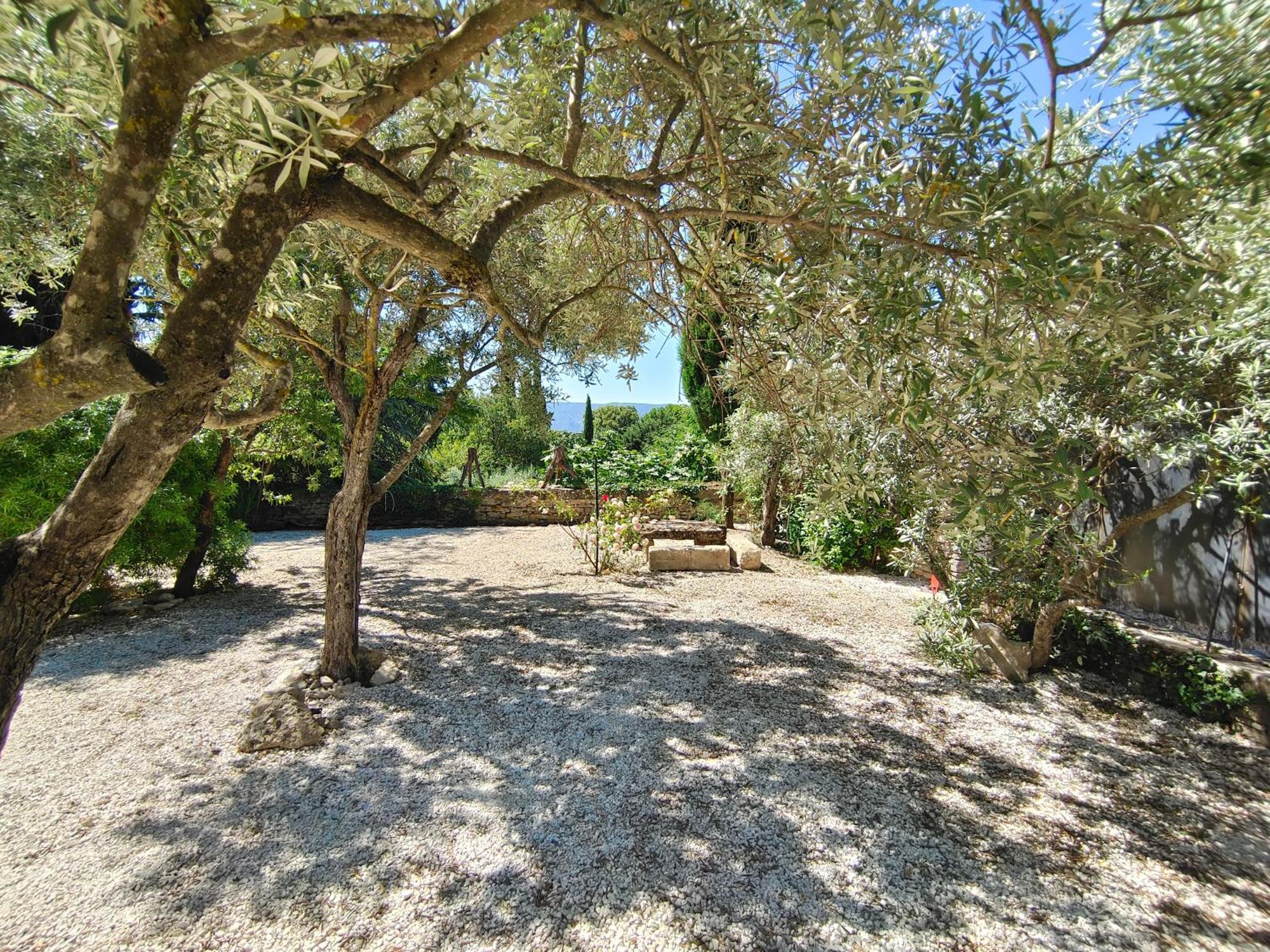 Bed and Breakfast Rue Du Chateau A Cabrieres D'Avignon Екстер'єр фото