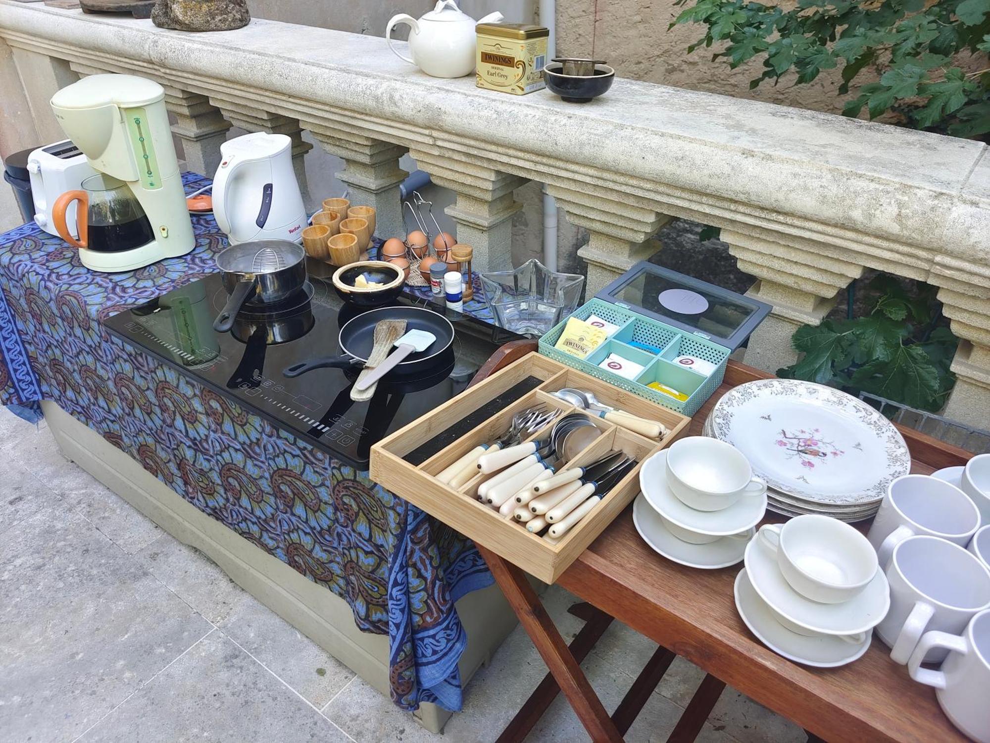 Bed and Breakfast Rue Du Chateau A Cabrieres D'Avignon Екстер'єр фото