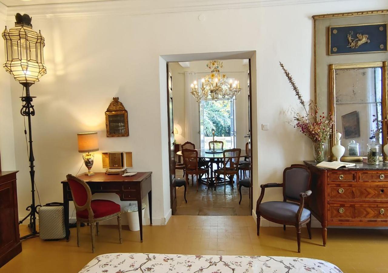 Bed and Breakfast Rue Du Chateau A Cabrieres D'Avignon Екстер'єр фото