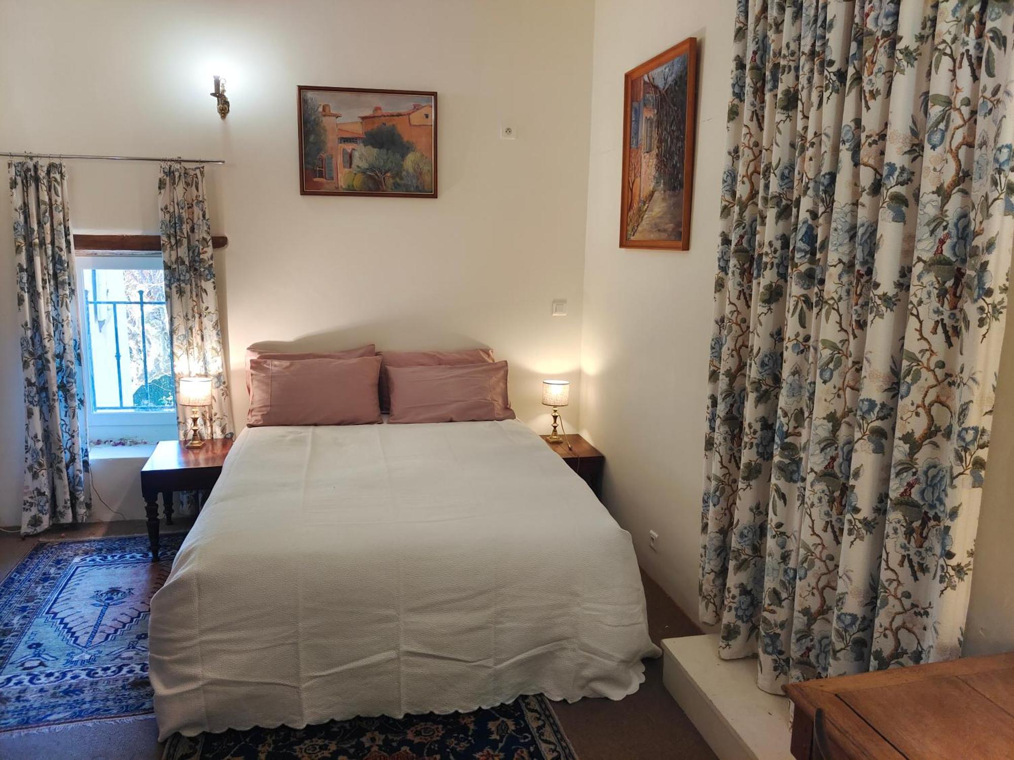 Bed and Breakfast Rue Du Chateau A Cabrieres D'Avignon Екстер'єр фото