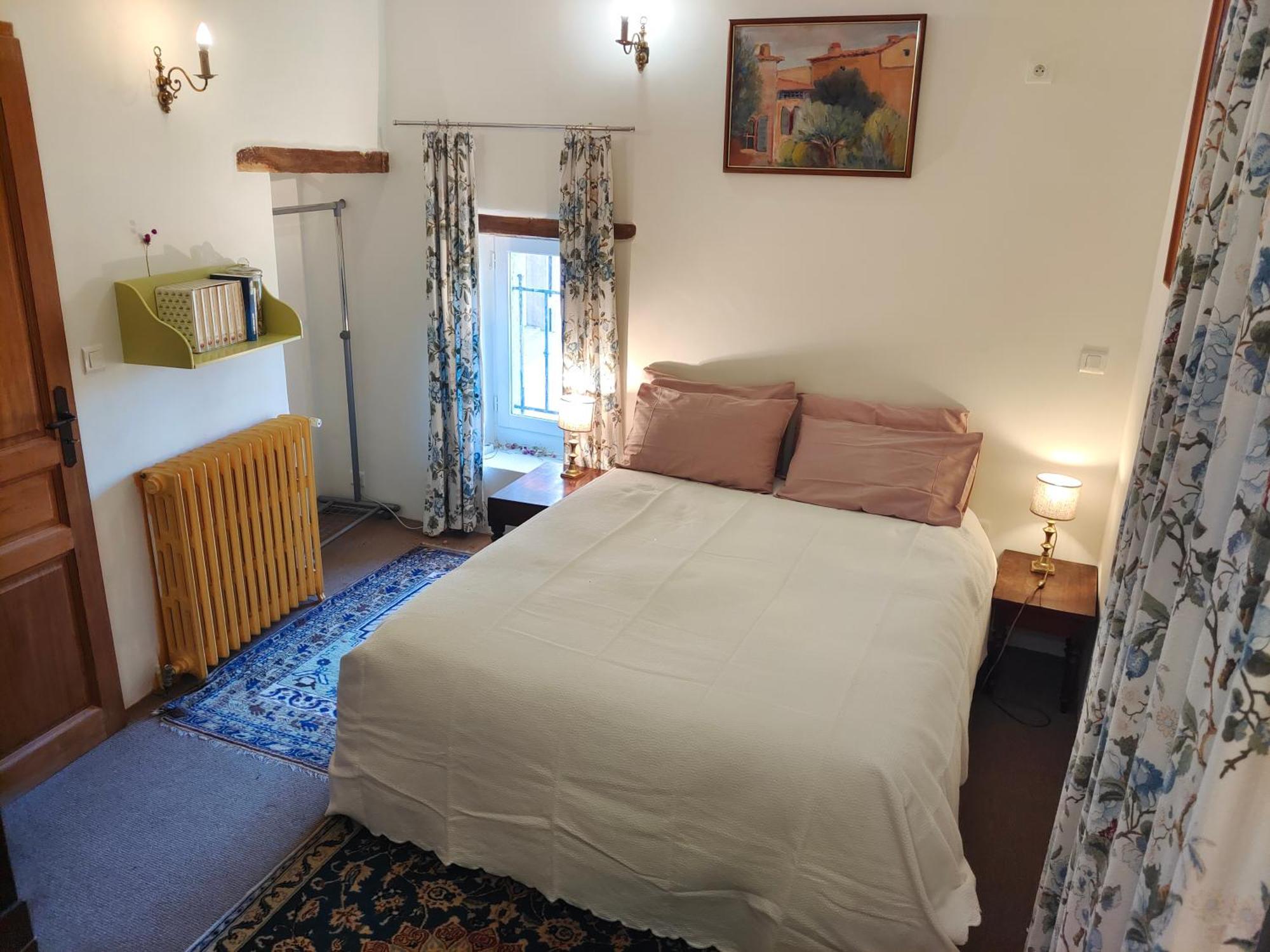 Bed and Breakfast Rue Du Chateau A Cabrieres D'Avignon Екстер'єр фото