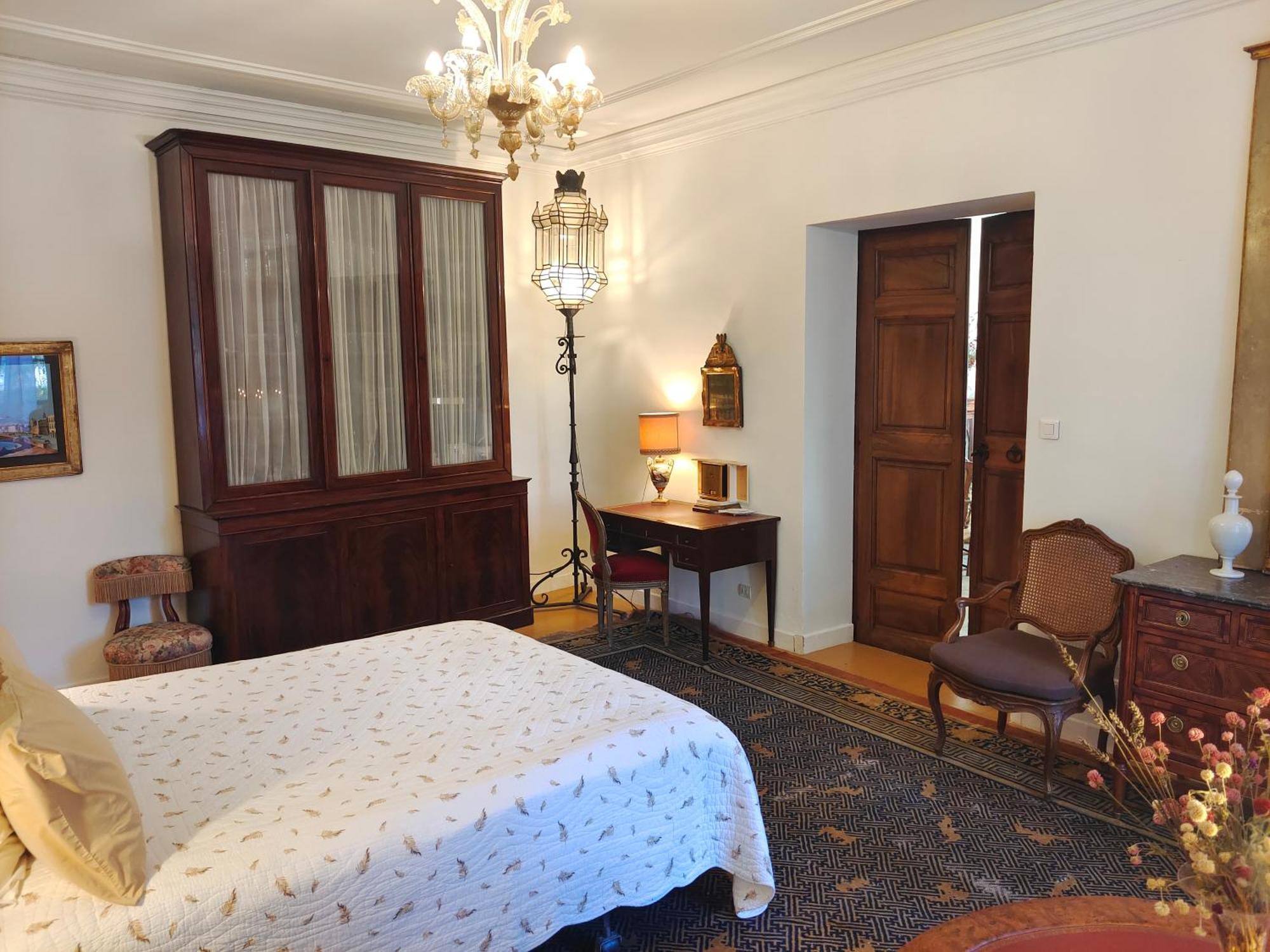 Bed and Breakfast Rue Du Chateau A Cabrieres D'Avignon Екстер'єр фото