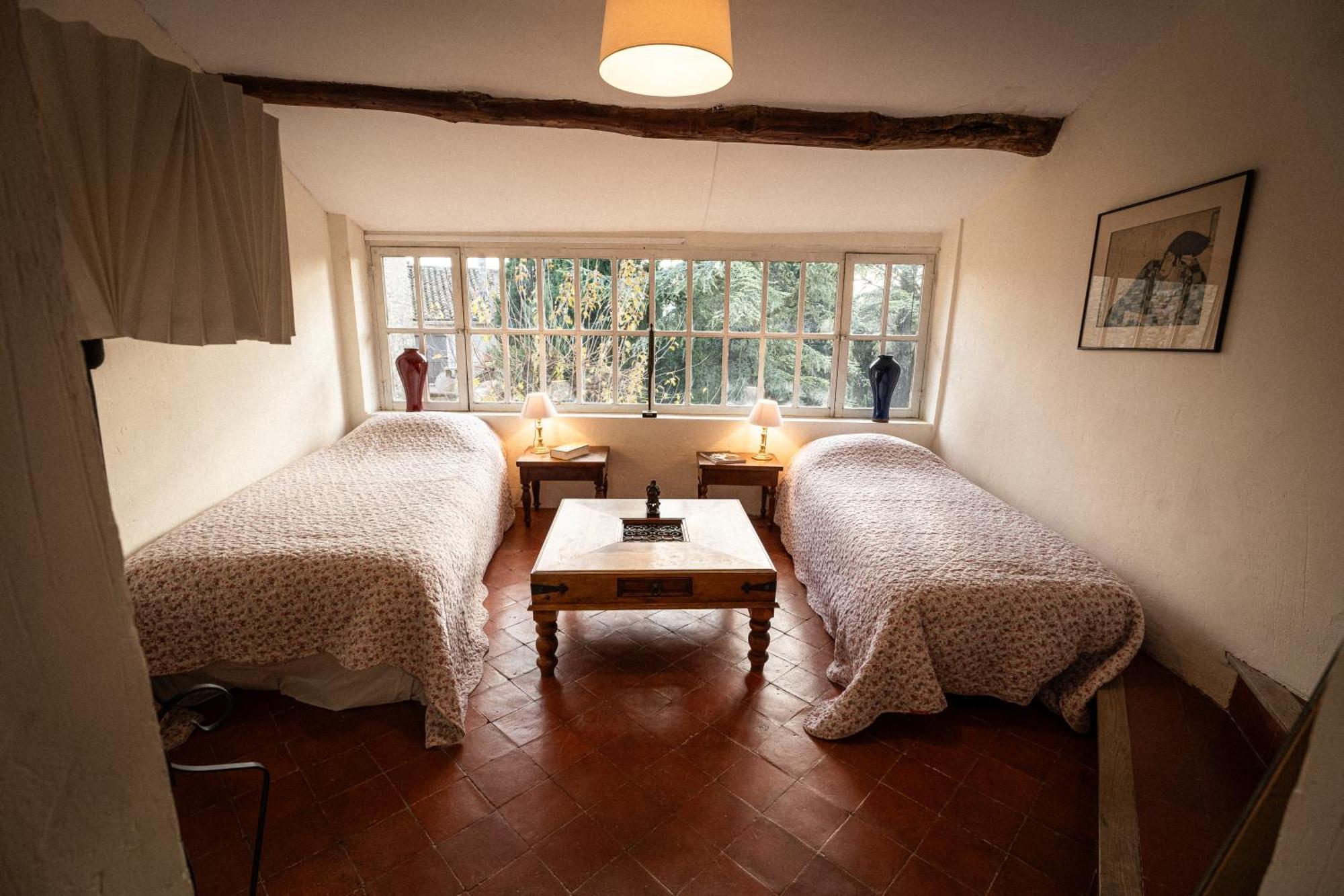 Bed and Breakfast Rue Du Chateau A Cabrieres D'Avignon Екстер'єр фото